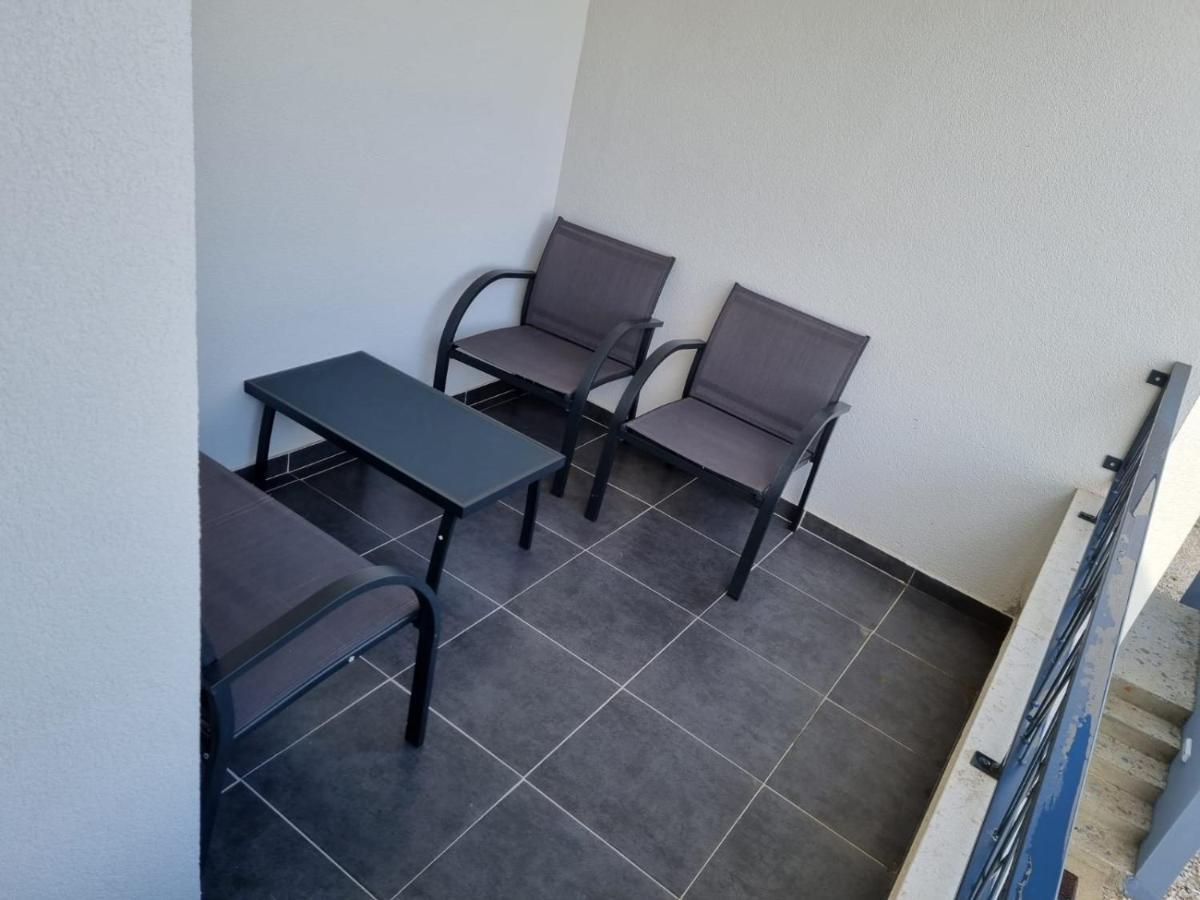 Apartmani Anastasia With Pool, Novalja Exterior photo