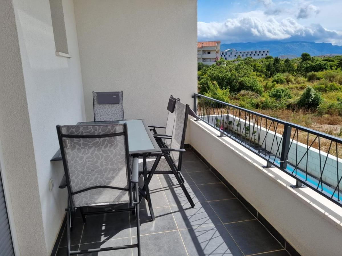 Apartmani Anastasia With Pool, Novalja Exterior photo