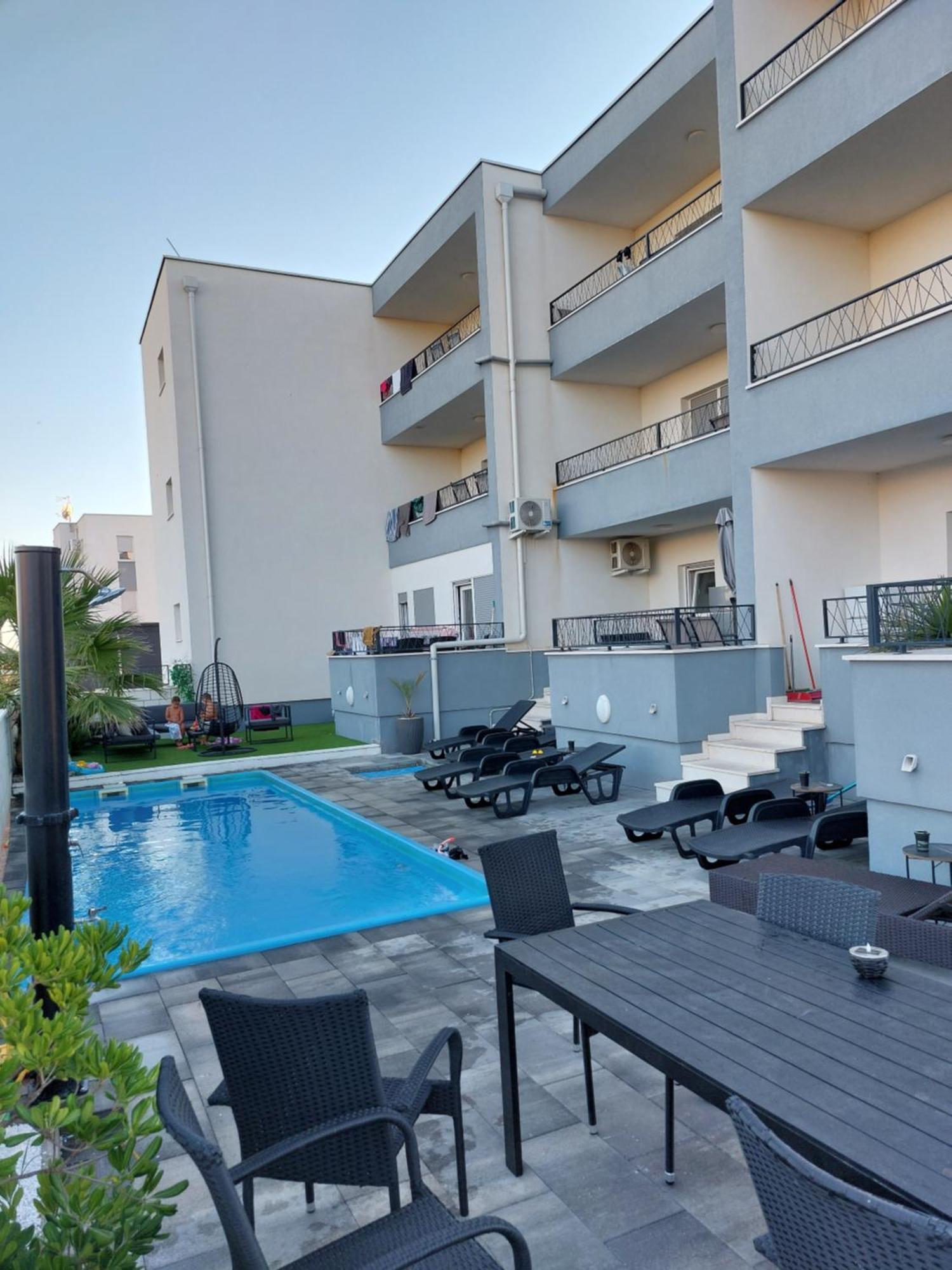 Apartmani Anastasia With Pool, Novalja Exterior photo